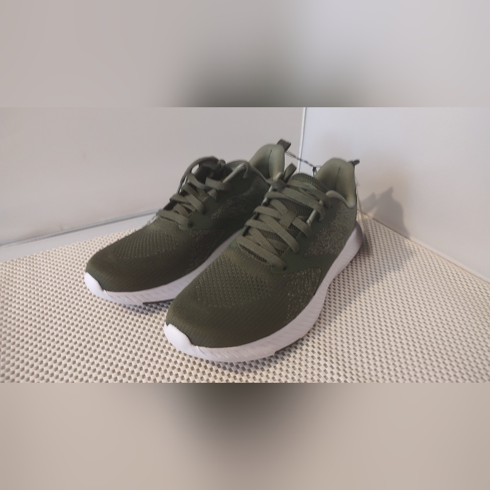 Athletic Works Men's Size 8.5 Core Jogger Sneakers Olive